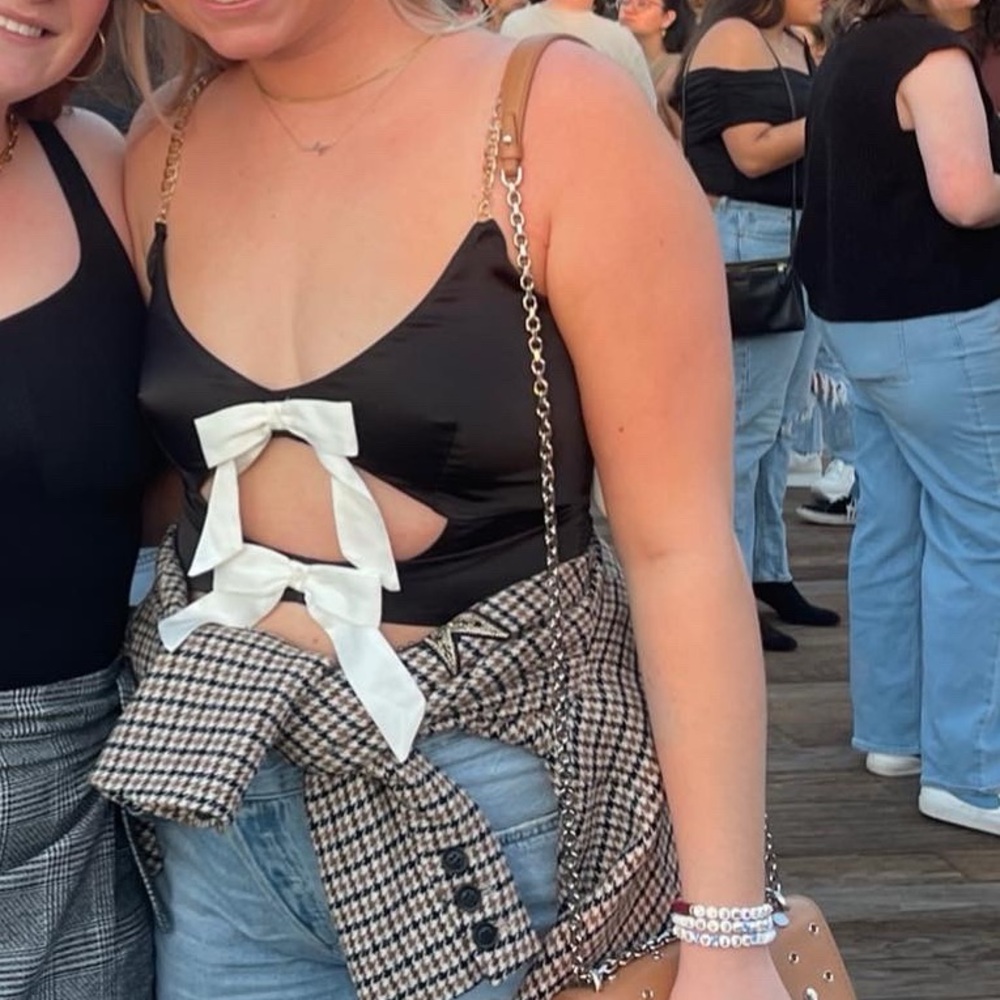 Anthropologie Women’s Black and White Crop-Top